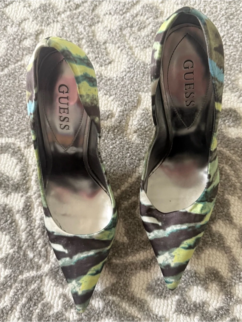 GUESS Green Zebra-Print camo Pointed Toe Stiletto Heels size 7